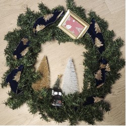 Wreath - Gold with Trees, Truck and Photo Frame